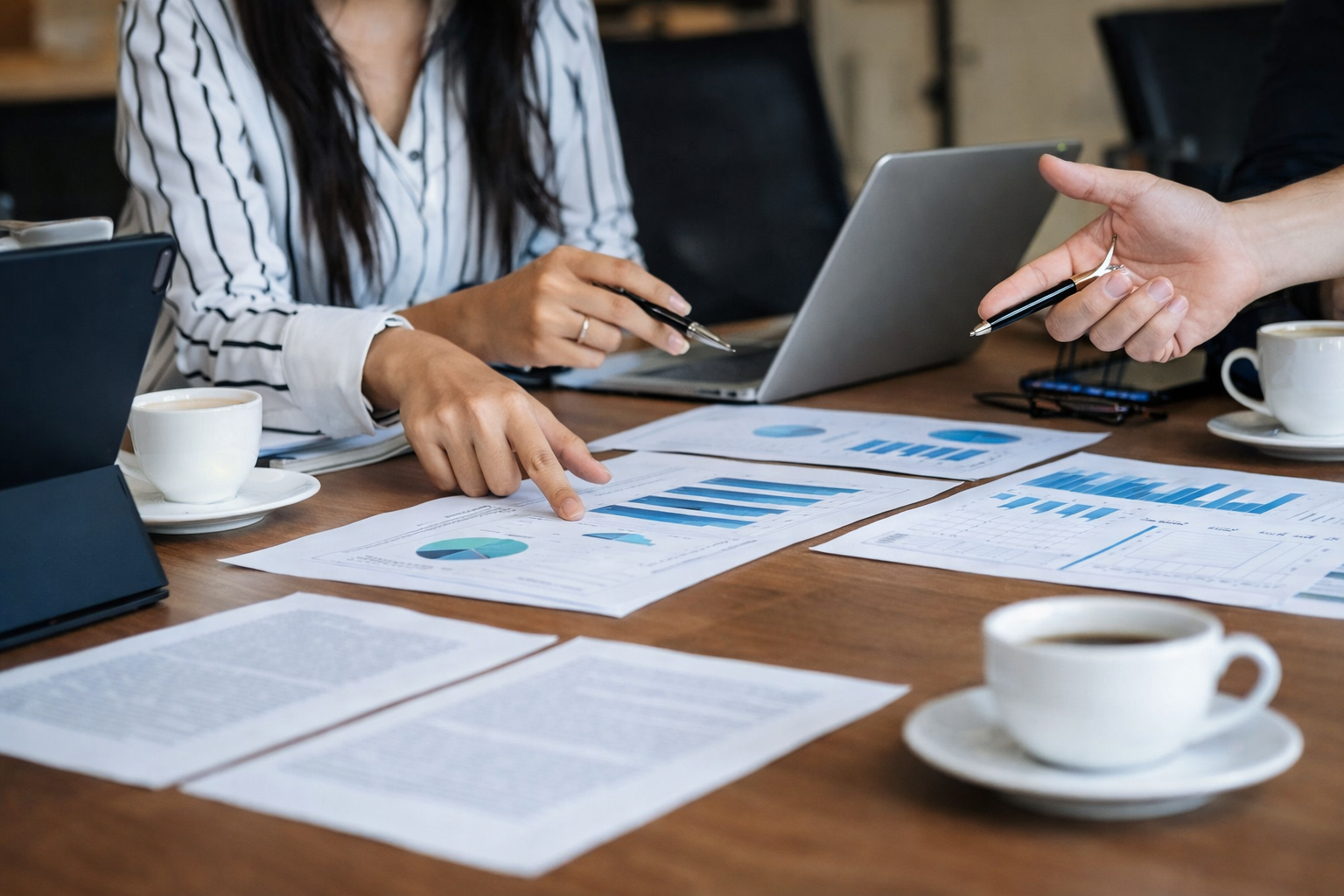 Pessoa trabalhando no escritório